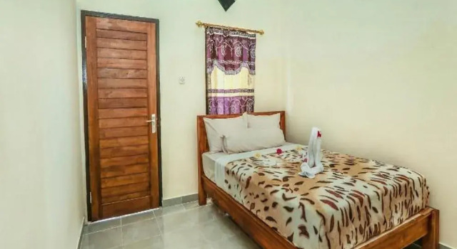 Putu Lembongan Lodge, Забронировать Отель Отели Лембонган с парковкой, рядом с Пляж Нуса Лембонган, Парковка