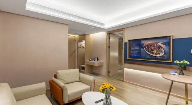 Люкс Deluxe Kyriad Hotel (Kunming Chunrong Street Subway Station)