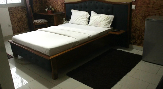Espace Culturel St Elie, Prenota Hotel Hotel economici a Mfoundi