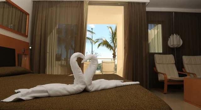 Полулюкс с балконом R2 Bahia Playa