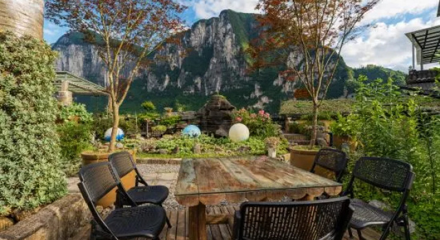 Flower Valley · Real-Scene Homestay, Забронировать Отель Отели Округа Эньши с парковкой, Парковка