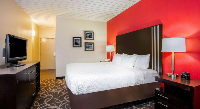 Двухместный номер Standard La Quinta Inn & Suites by Wyndham Elkview - Charleston NE