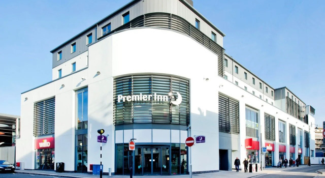 Premier Inn Cheltenham Town Centre, Забронировать Отель Отели Челтнем с парковкой, рядом с Питтвилль-Парк, Парковка