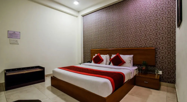 Одноместный номер Deluxe Asian Suites IFFCO Metro Station Gurugram