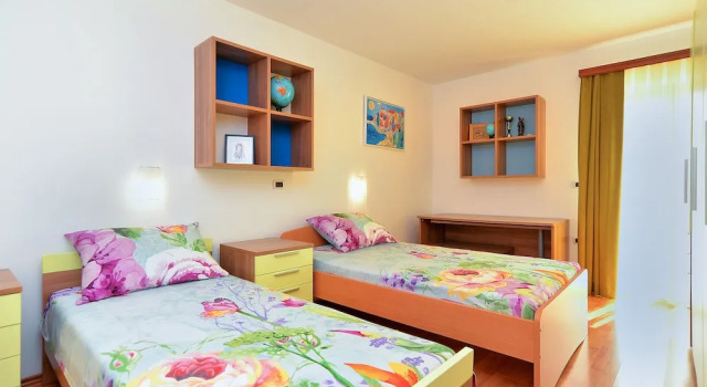 Apartment 1917