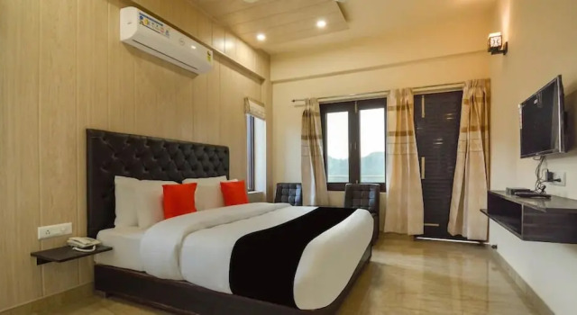 Двухместный номер Standard с балконом Nakshatra Resort Shimla