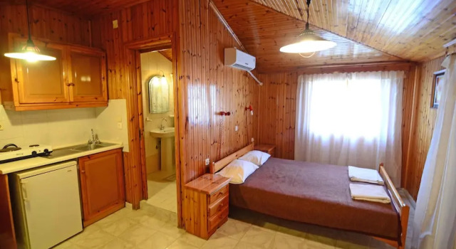 Двухместный номер Economy с балконом Acapulco Marinos Apartments- Adults Only