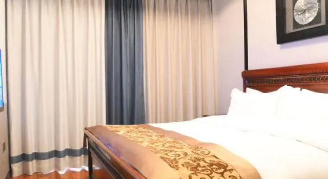 Люкс с видом на сад Tianbao Garden Hotel