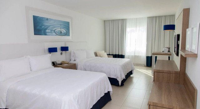 Четырёхместный номер Standard Holiday Inn Acapulco La Isla by IHG
