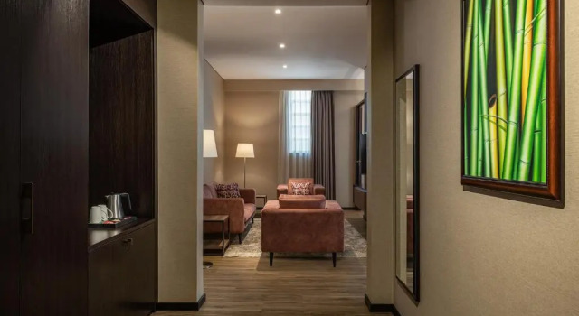 Двухместный люкс Premium c 1 комнатой Four Points by Sheraton Production City, Dubai