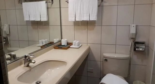 Двухместный номер Economy с балконом Sun Moon Lake Teachers Hostel