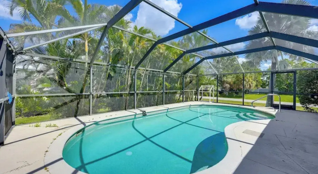 Punta Gorda Vacation Rental w/ Heated Pool & Lanai, Забронировать Отель Отели Пунта Горда 3 звезды, рядом с Миссионерская баптистская церковь First Macedonia, 3*