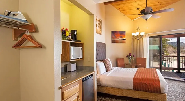 Студия Mourelatos Lakeshore Resort