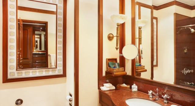 Номер Standard The Oberoi Grand Kolkata