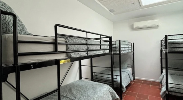 Кровать в общем номере (женский номер) St Kilda Accommodation