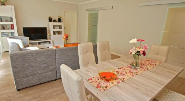 Ferienwohnung Burg Stargard SEE 8451, Забронировать Отель Отели Мекленбургское поозёрье с парковкой, Парковка