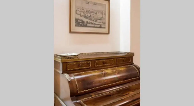 Elegant 3 bd apt, in the most prestigious area.