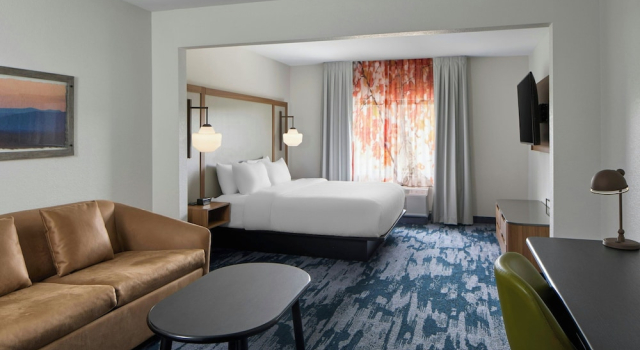 Двухместный полулюкс Fairfield by Marriott Inn & Suites LaGrange