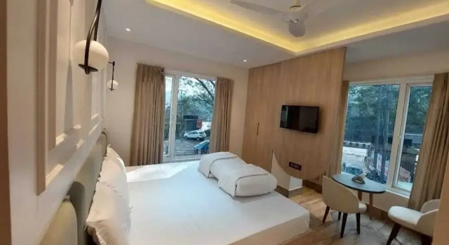 Rajasthani Hotel Dhani, Rezerwuj Hotel Hotele w Byrnihat z parkingiem, Parking