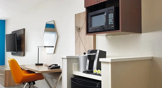Люкс Holiday Inn Express & Suites Bridgeport by IHG