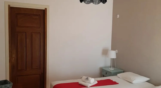 Двухместный номер Standard с балконом и с видом на внутренний двор Guest House do Largo