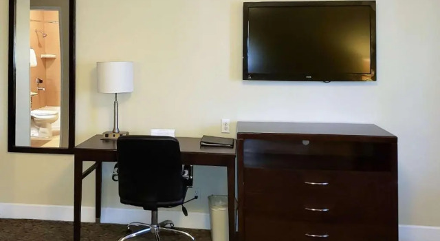 Люкс c 1 комнатой Quality Inn Ontario Airport Convention Center