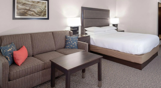 Двухместный номер Standard с балконом DoubleTree by Hilton Palm Beach Gardens