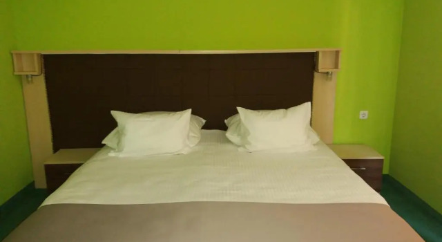 Четырёхместный номер Standard с видом на горы Hotel & Restaurant Great Wall - Airport