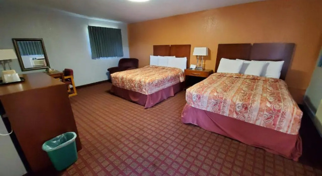 Четырёхместный номер Standard Economy Inn