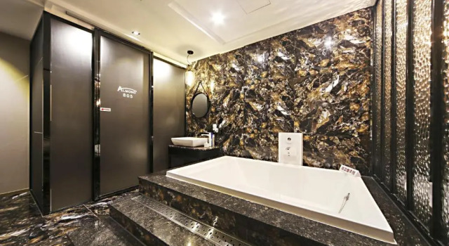 Люкс Masan Almond Hotel