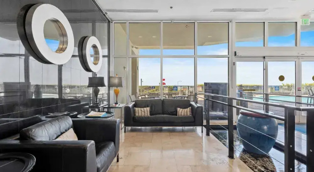 2 Beachfront Condos BBQ Balconies, Resort Pool, Hot Tub + Direct Beach Access