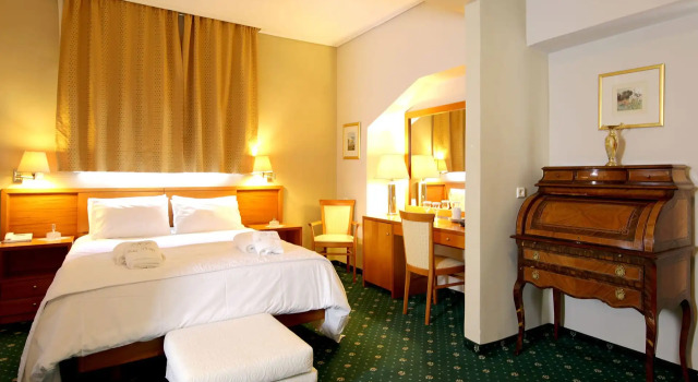 Полулюкс Hotel Philippos