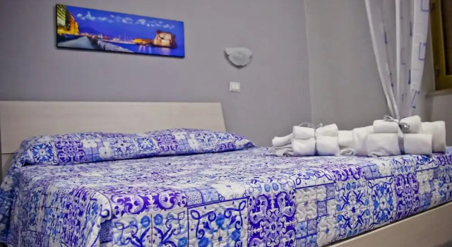 Standard Doppel Zimmer mit Balkon B&B VIVA NAPOLI
