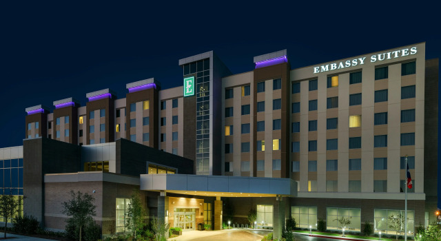 Embassy Suites By Hilton College Station, Buchen Sie Hotel College Station Texas