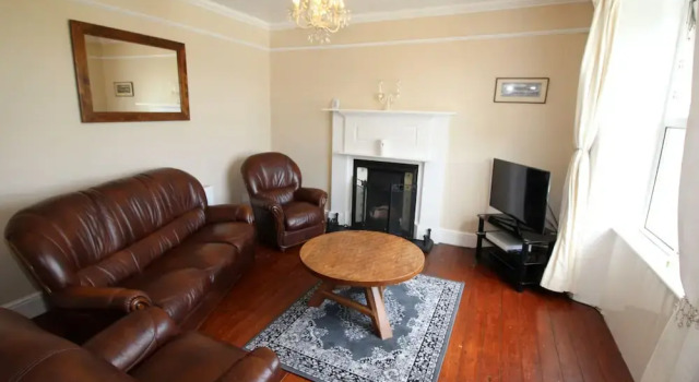 Alcorn's farmhouse 10 mins from beach