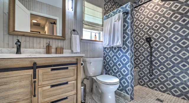 Коттедж Dripping Springs Cabin w/ Pool, Hill Country Views