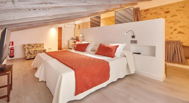 Двухместный номер Bennoc Petit Hotel
