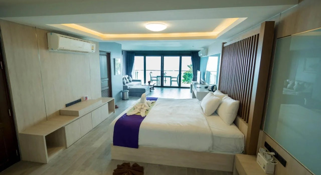 Cliff Lanta Suite