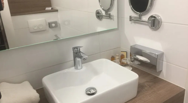 Двухместный номер Classic с балконом Best Western Le Vauban