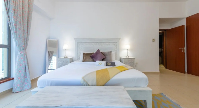Marco Polo - Beautiful & Bright Apt Next to JBR Beach, Забронировать Отель Джумейра , рядом с Международный яхт-клуб Дубая