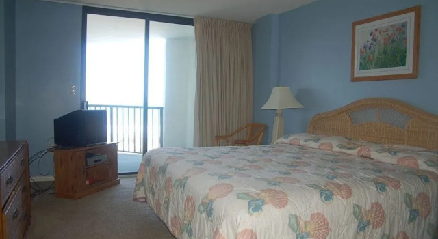 1037-2-G Crescent Sands at CB - 3 Br Condo