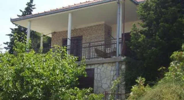 Apartment Žare