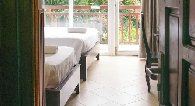Четырёхместный семейный номер Standard с балконом и с видом на сад Paradise Hotel Hoi An