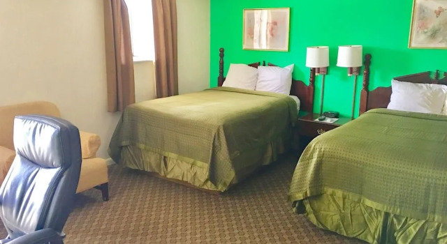 Traveler's Inn Motel, Book Motel Hoteller i Olney med parkering, Parkering