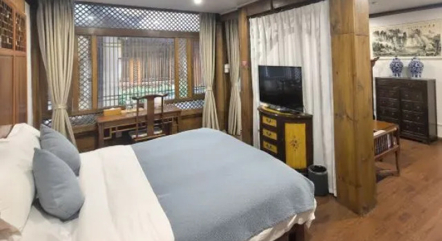 Люкс с видом на внутренний двор Lijiang Langyun Inn