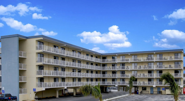 Coastal Palms Inn and Suites, Забронировать Курортный отель North Ocean City Оушен-Сити, рядом с C&amp;O Canal - Paw Paw Tunnel