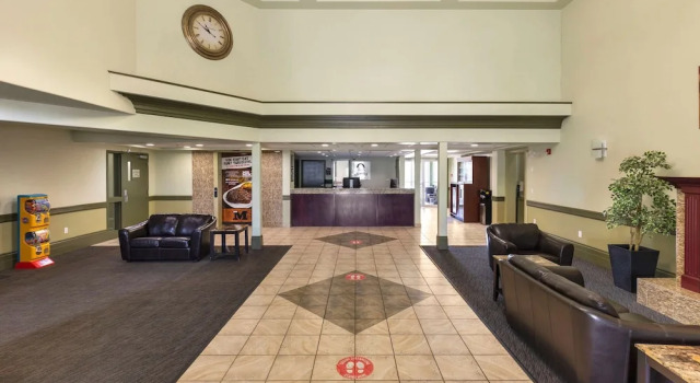Days Inn & Suites Whitecourt, Rezerwuj Hotel Whitecourt Alberta