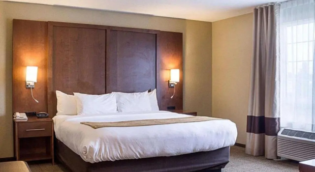 Семейный люкс Comfort Suites Minot South