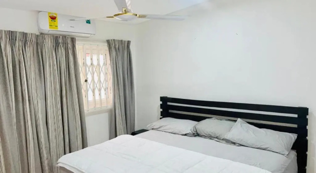Private 3 Bedroom Home in Gated Community B's Guest House, Reserva ahora Hostal o pensión Hoteles en Gran Acra con aparcamiento, Aparcamiento