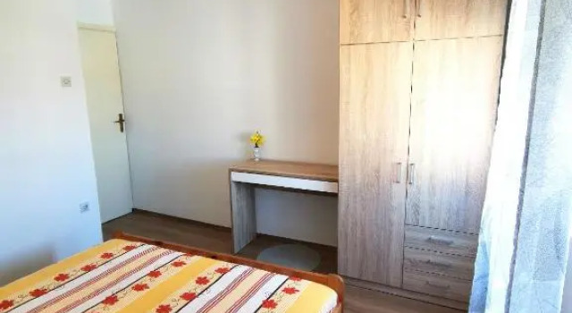 Apartment Marcelo, Book Lejlighed Hoteller i Pomer med parkering, Parkering